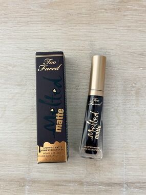 Too Faced Melted Matte Liquid Lipstick - Black shade: Evil Twin